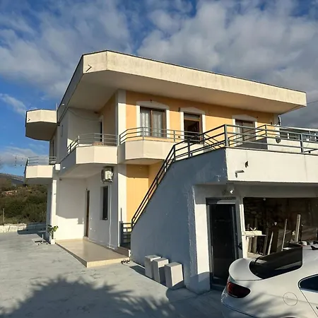 Andi's Sarandë