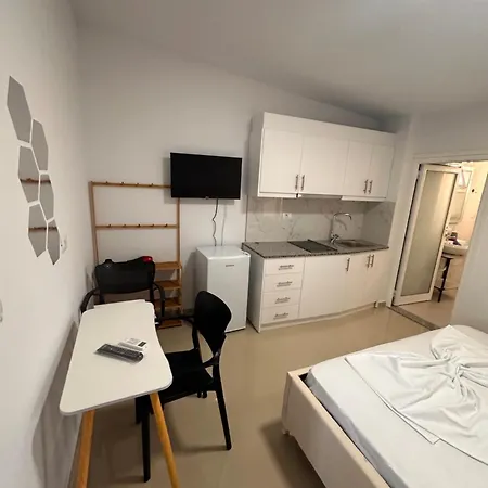 Andi's 호텔 Sarandë